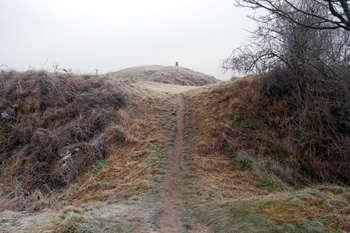 Bank and ditch leading to the inner bailey December 2008